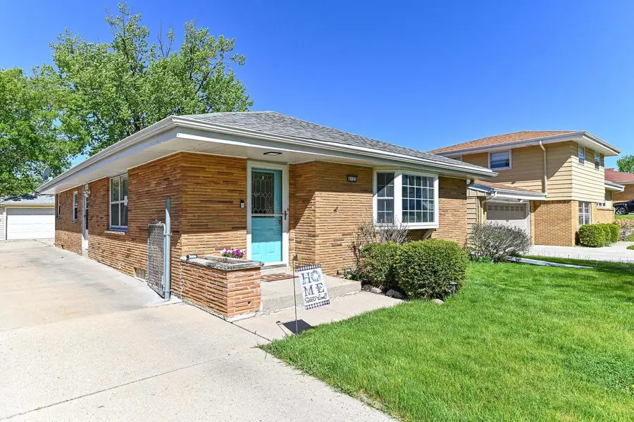 4131 93rd STREET, Wauwatosa, WI 53222 - #2