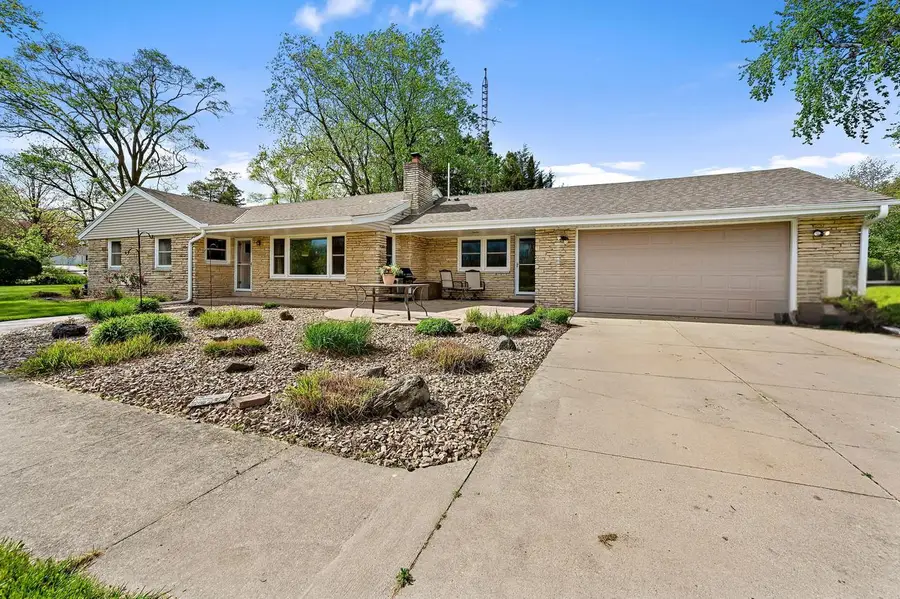 12610 St. Mary's DRIVE, New Berlin, WI 53151 - #2