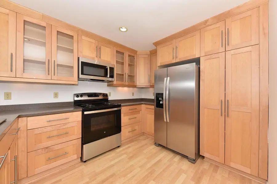 1600 Green Tree ROAD #225, Glendale, WI 53209 - #3