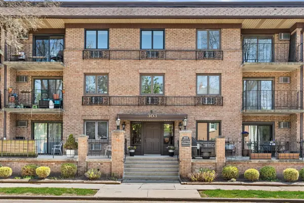 303 Henry Clay STREET #104, Whitefish Bay, WI 53217