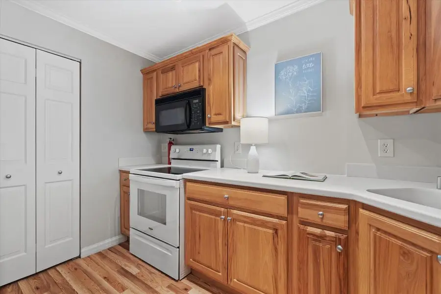 303 Henry Clay STREET #104, Whitefish Bay, WI 53217 - #3