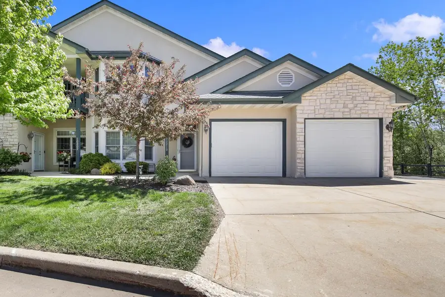 10210 Deerwood LANE, Franklin, WI 53132 - #2
