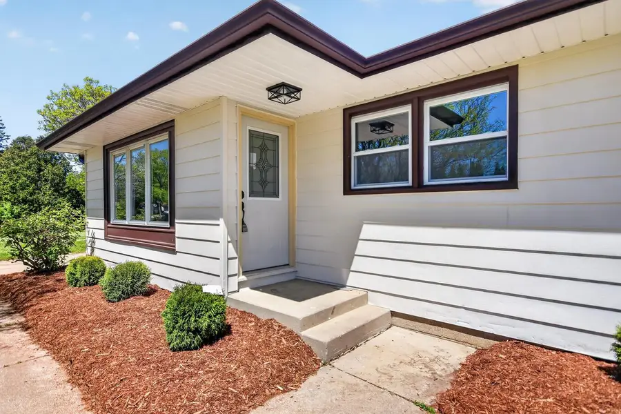 5224 LUEBBE LANE, Milwaukee, WI 53223 - #3