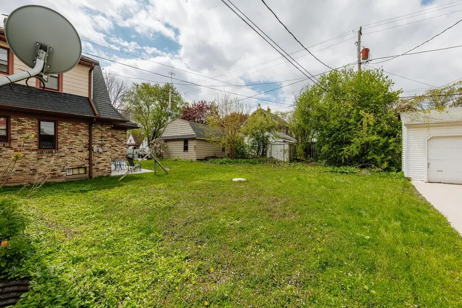 1307 N 54th STREET, Milwaukee, WI 53208 - #3