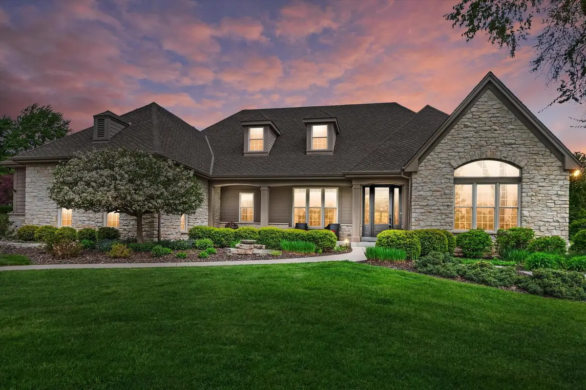 2150 Old Lantern CIRCLE, Delafield, WI 53018 - #1