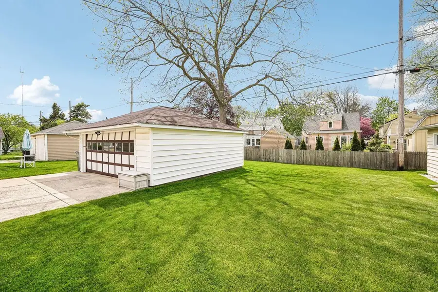 4949 Idlewild AVENUE, Whitefish Bay, WI 53217 - #3