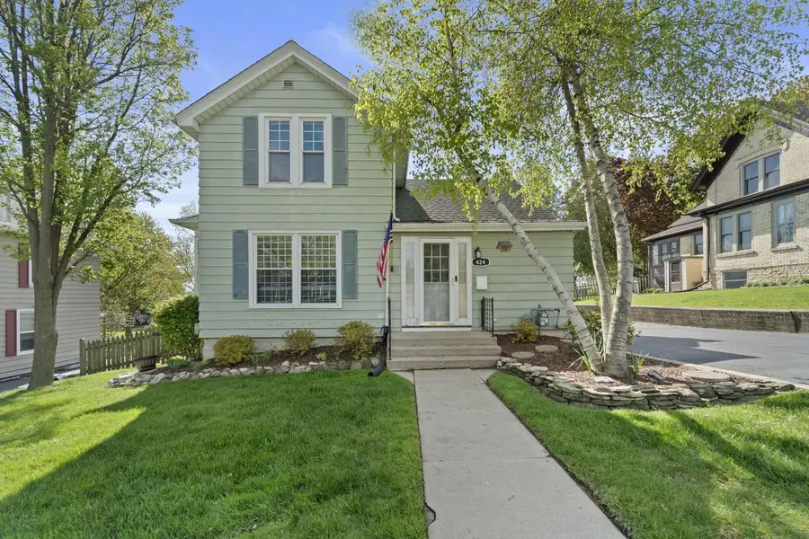 424 James STREET, Burlington, WI 53105 - #2
