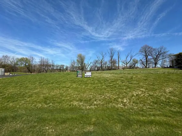 W2377 GABRIEL COURT #Lt20, Oconomowoc, WI 53066
