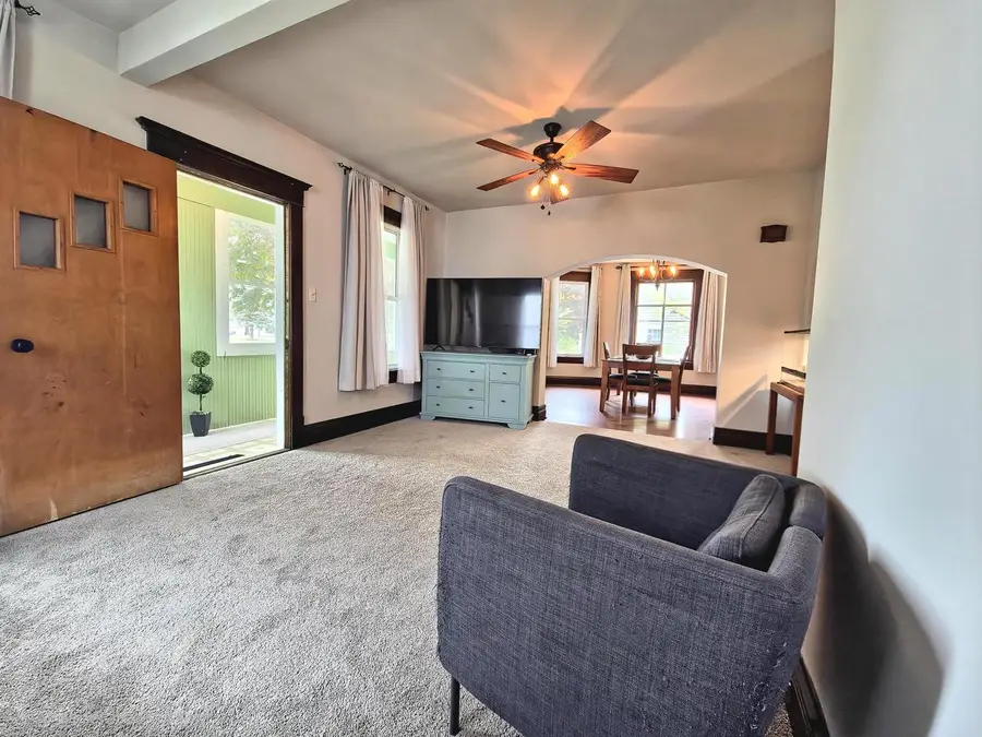 913 E Washington STREET, West Bend, WI 53095 - #3