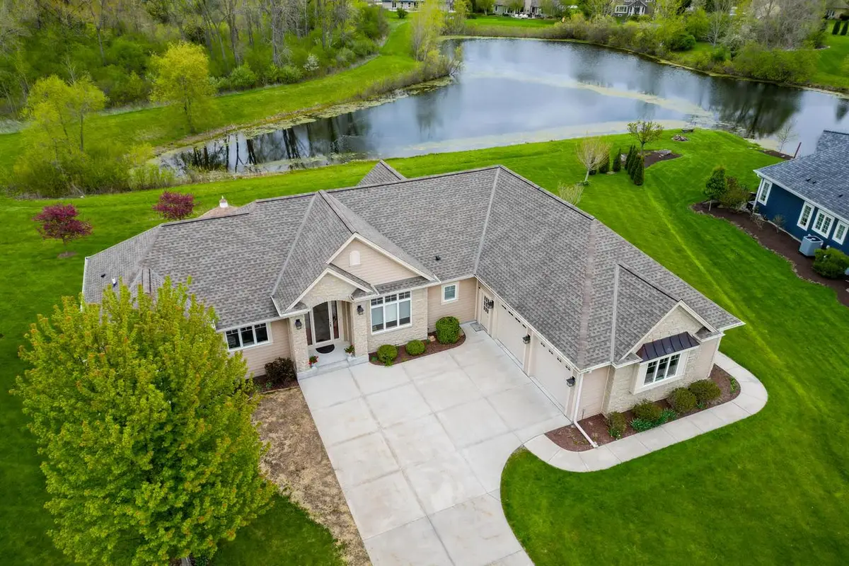 8622 Avian WAY, Franklin, WI 53132 - #1