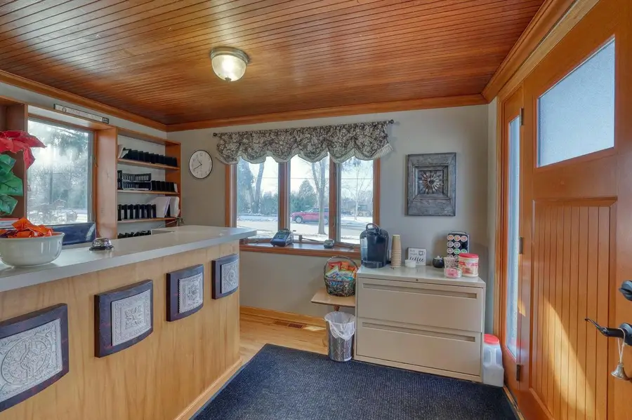 N50W34710 Wisconsin AVENUE, Okauchee, WI 53069 - #2