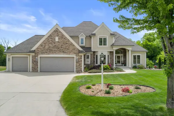 8234 S 43rd STREET, Franklin, WI 53132