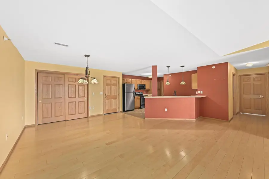 6020 S Buckhorn AVENUE #304, Cudahy, WI 53110 - #3