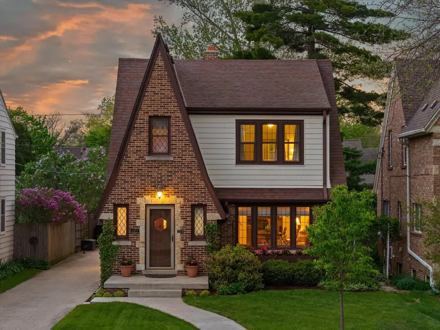 4971 Idlewild AVENUE, Whitefish Bay, WI 53217 - #3