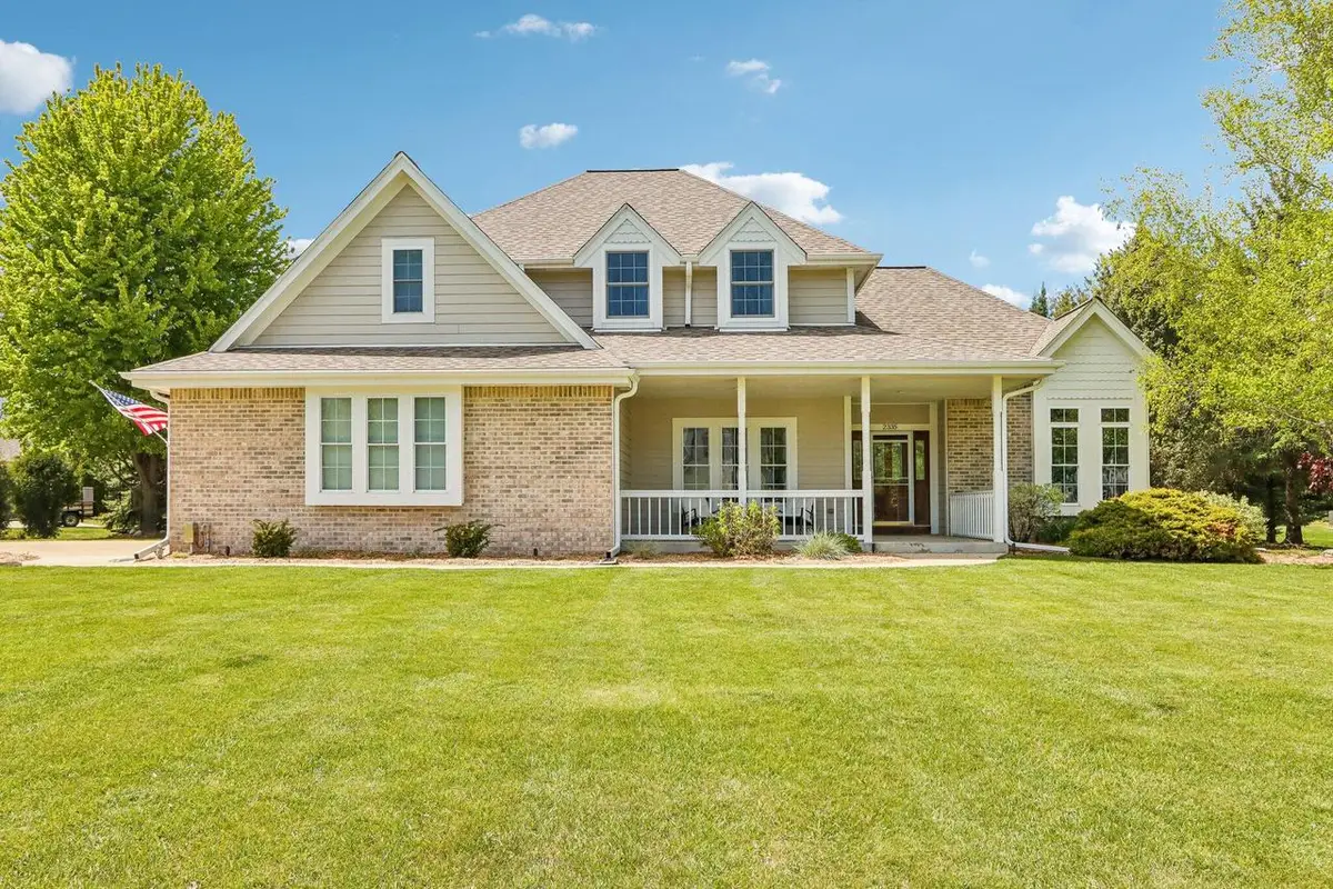 2335 Forest RUN, Summit, WI 53066 - #1