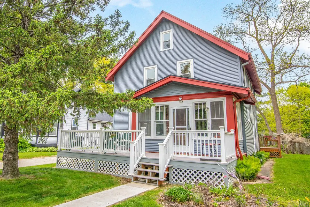614 Silver Lake STREET, Oconomowoc, WI 53066 - #1