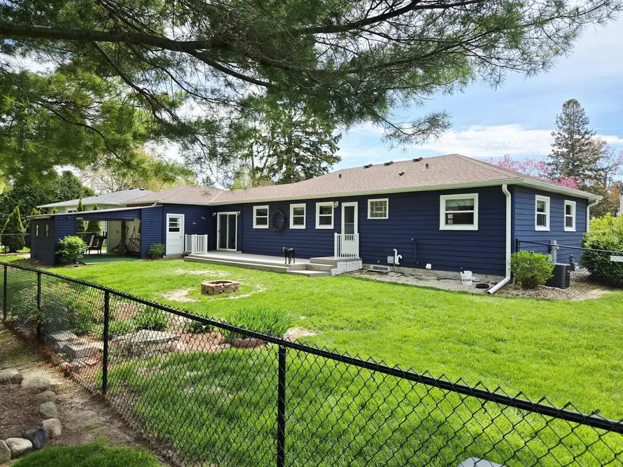 434 Greenland AVENUE, Oconomowoc, WI 53066 - #3