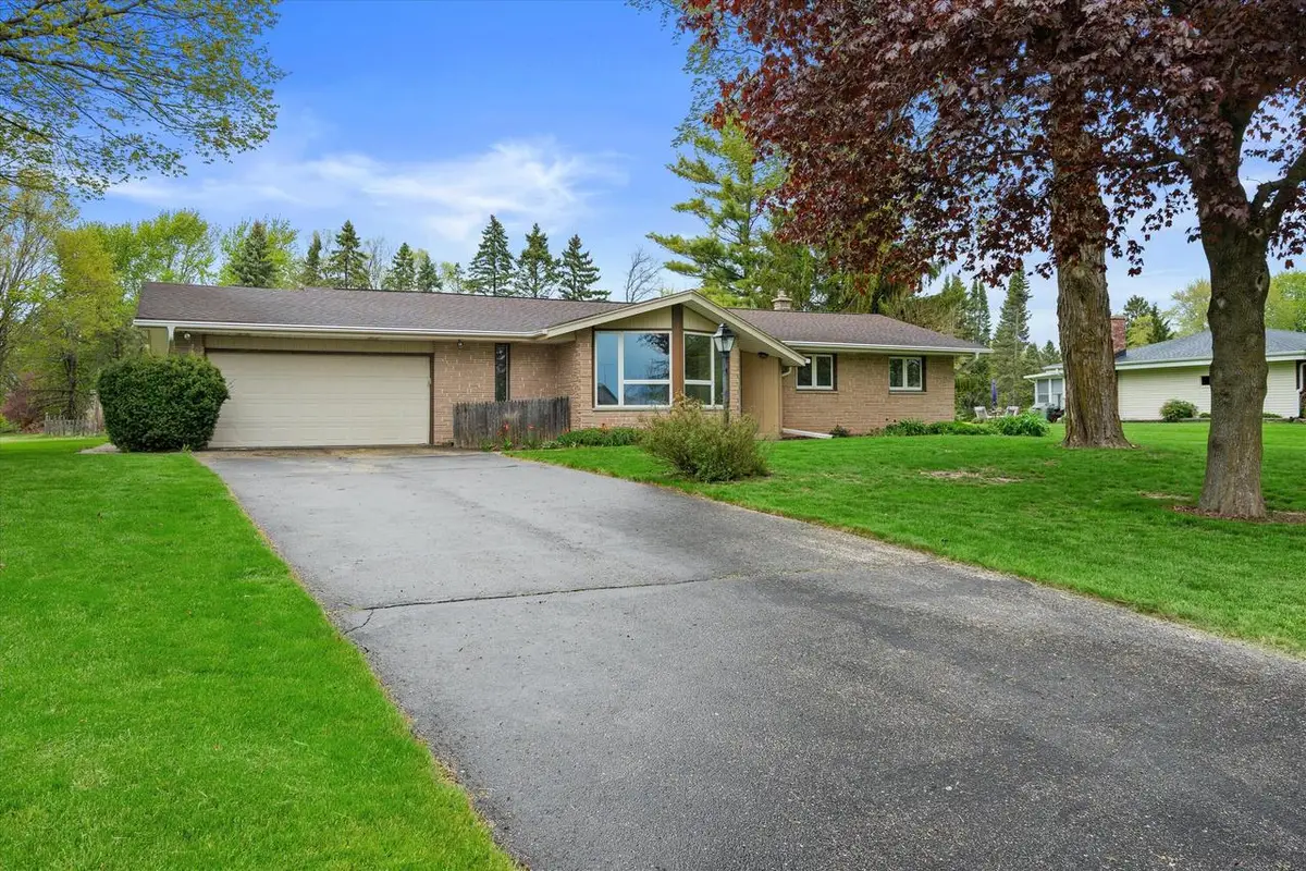 3182 Kettle Moraine PARKWAY, Hubertus, WI 53033 - #1