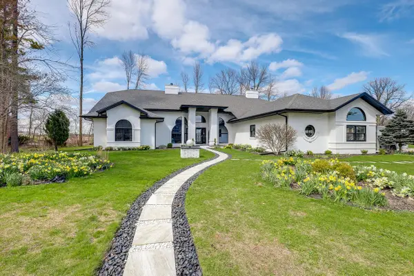 402 Wild Oak DRIVE, Manitowoc, WI 54220