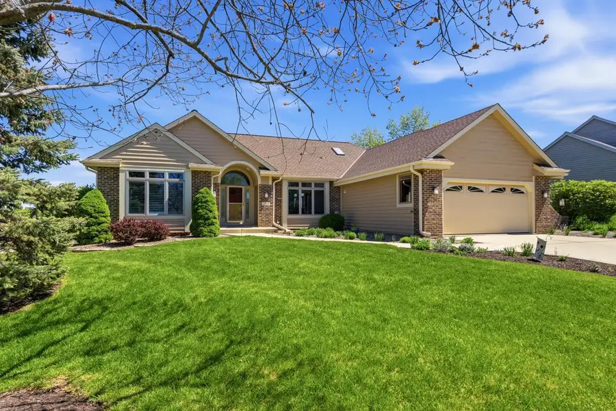 13230 Foxwood DRIVE, New Berlin, WI 53151 - #2