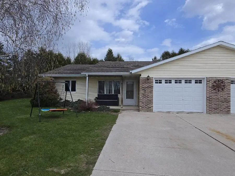 1002 Chrysler DRIVE, Mishicot, WI 54228 - #1