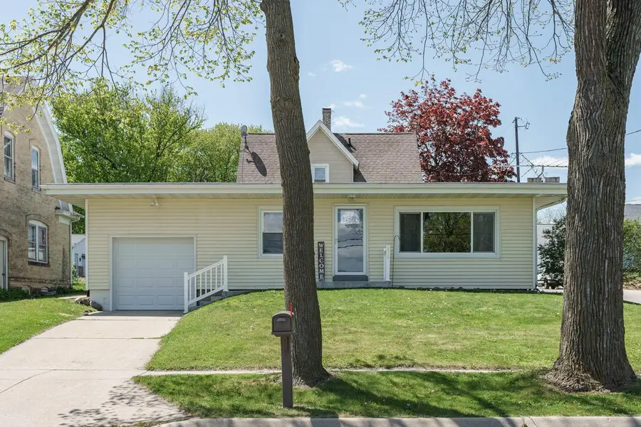 618 Water STREET, Watertown, WI 53098 - #2