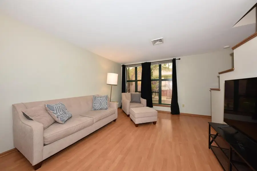 4508 Westchester SQUARE, West Milwaukee, WI 53214 - #3