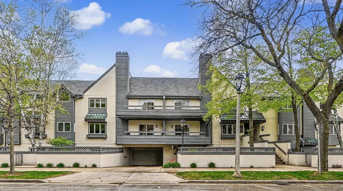 2555 Lake DRIVE #3, Milwaukee, WI 53211 - #1