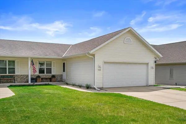 1103 Firethorn DRIVE, West Bend, WI 53090