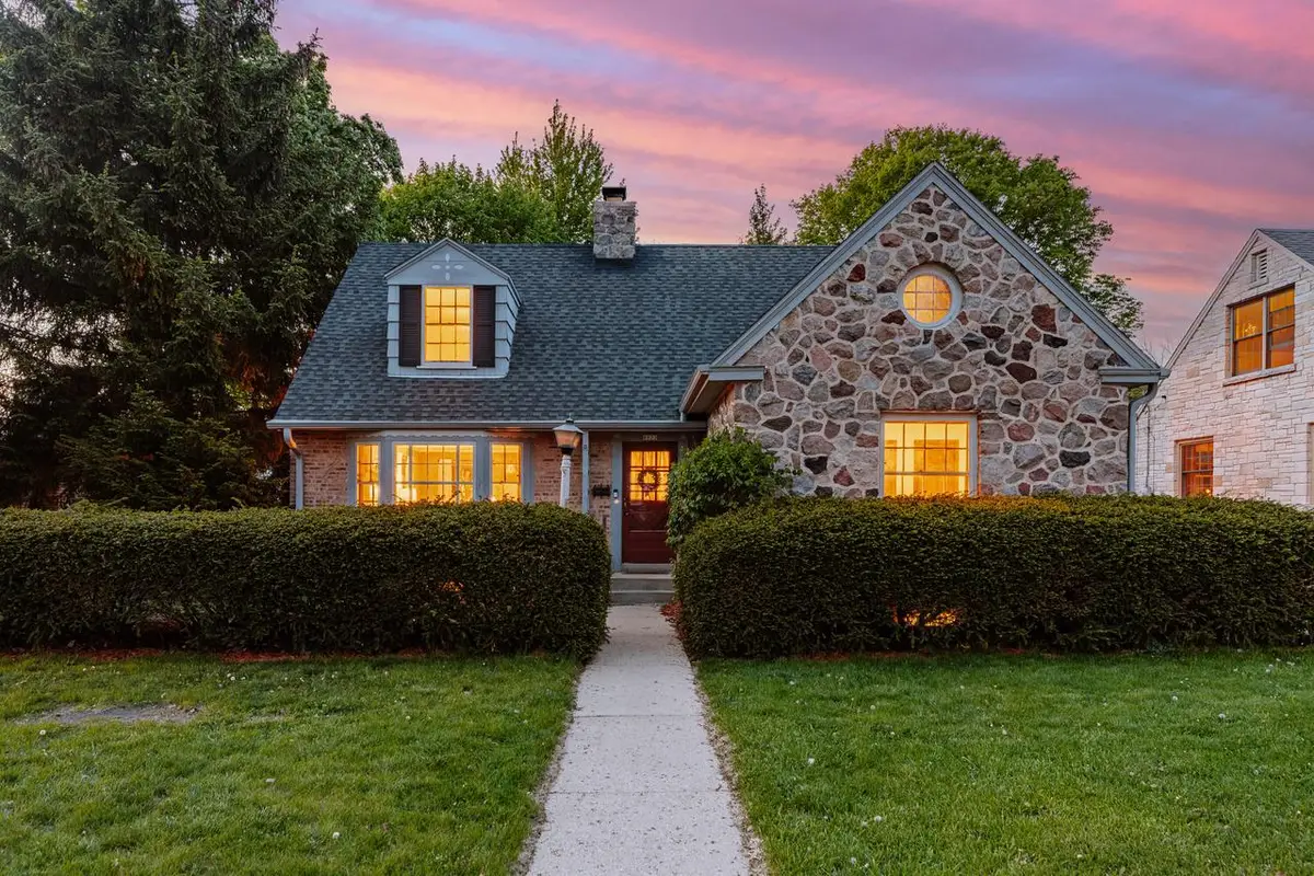 8022 Jackson Park BOULEVARD, Wauwatosa, WI 53213 - #1