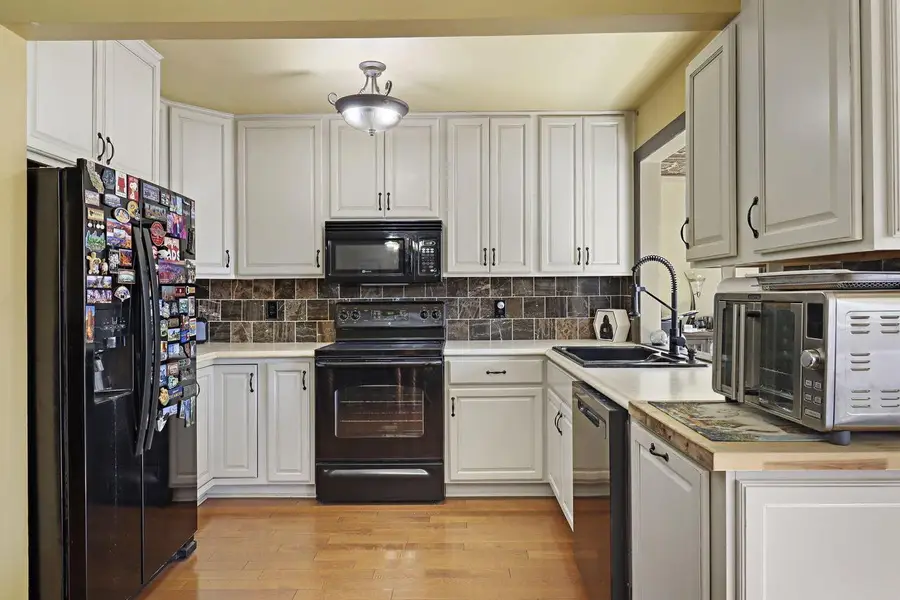 37 Hillock DRIVE, Mount Pleasant, WI 53406 - #2