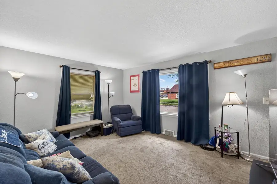 8601 W Melvina STREET, Milwaukee, WI 53222 - #3