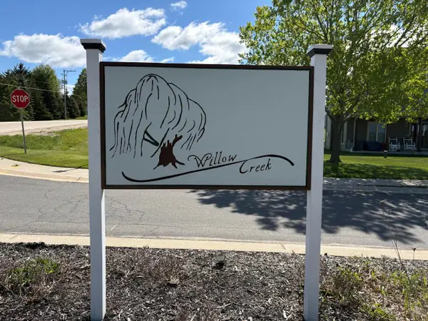 W2294 SCHURE DRIVE #Lt76, Oconomowoc, WI 53066