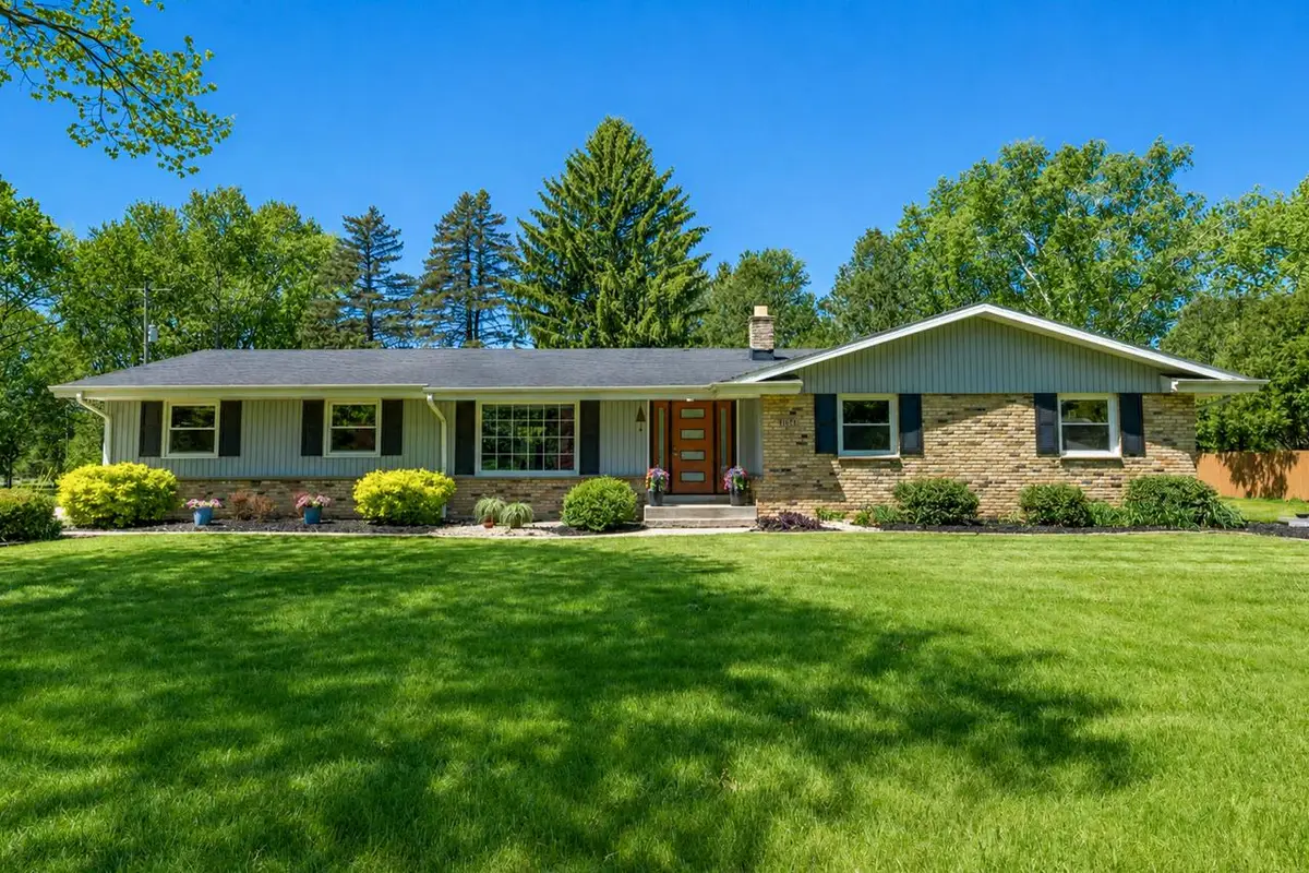 11549 Meadowbrook DRIVE, Mequon, WI 53097 - #1