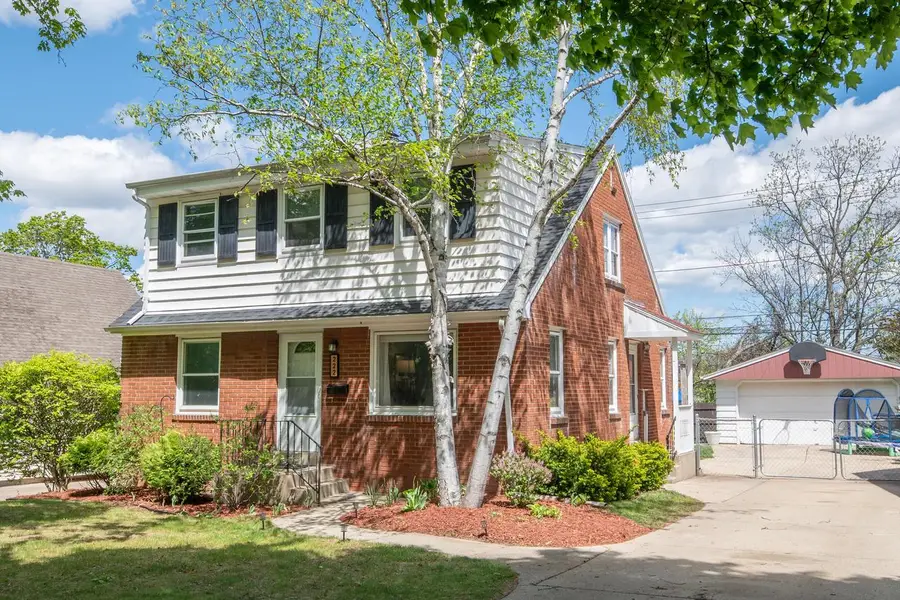 222 N 90th STREET, Milwaukee, WI 53226 - #2