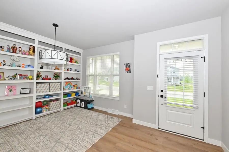 W201N5523 Magnolia LANE, Menomonee Falls, WI 53051 - #3