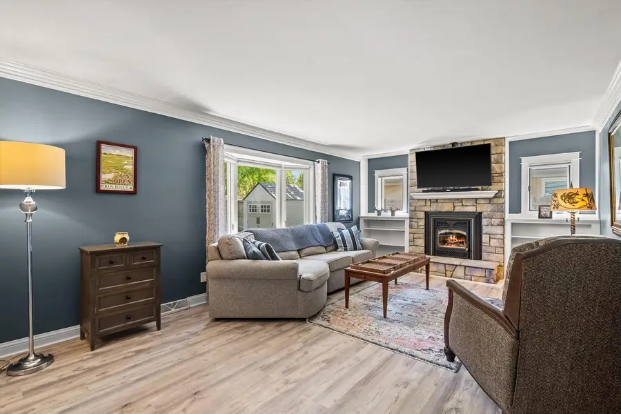 2401 Manchester AVENUE, Milwaukee, WI 53221 - #2