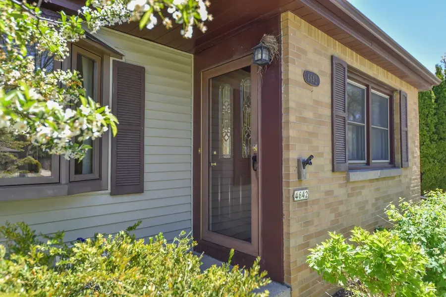 4642 101st STREET, Wauwatosa, WI 53225 - #2
