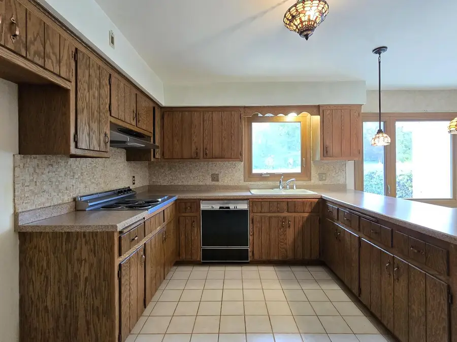 6730 Manchester DRIVE, Greendale, WI 53129 - #3