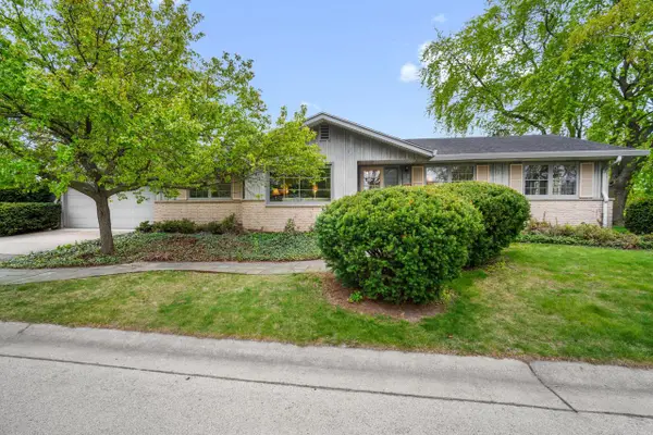 321 Birch STREET, Glendale, WI 53217