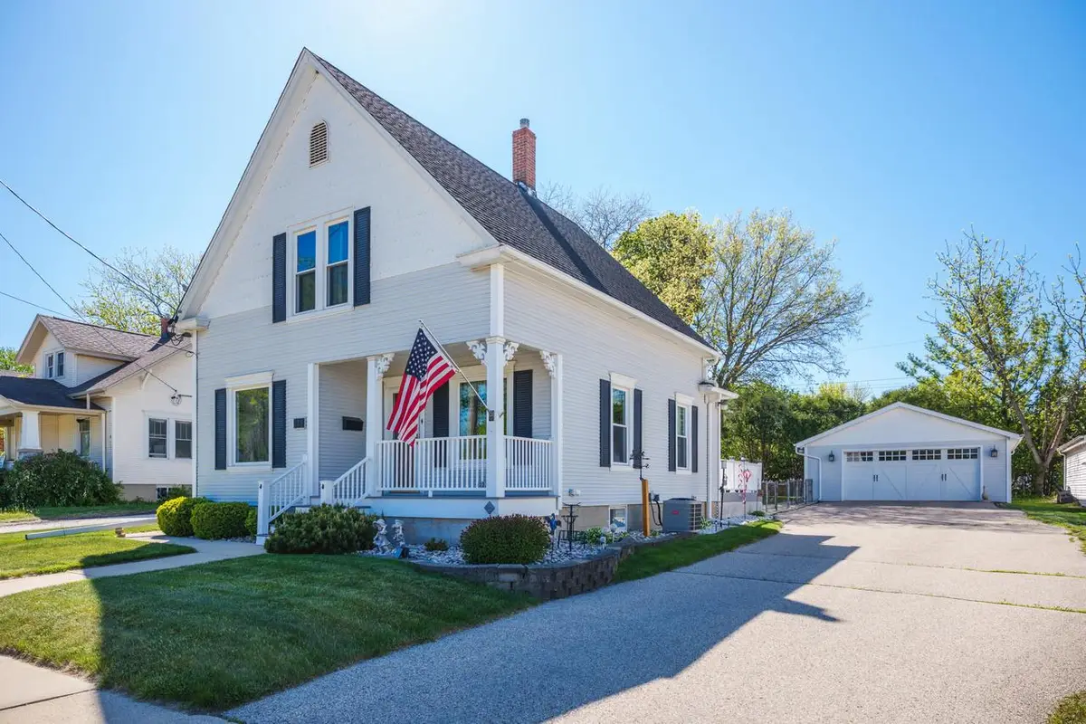 233 Kendall STREET, Burlington, WI 53105 - #1