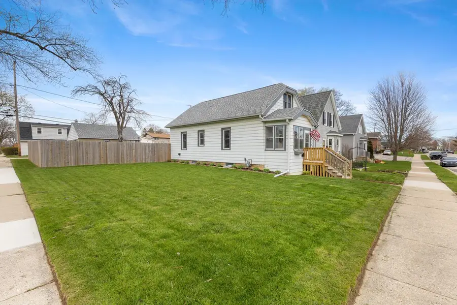 516 Menomonee AVENUE, South Milwaukee, WI 53172 - #3