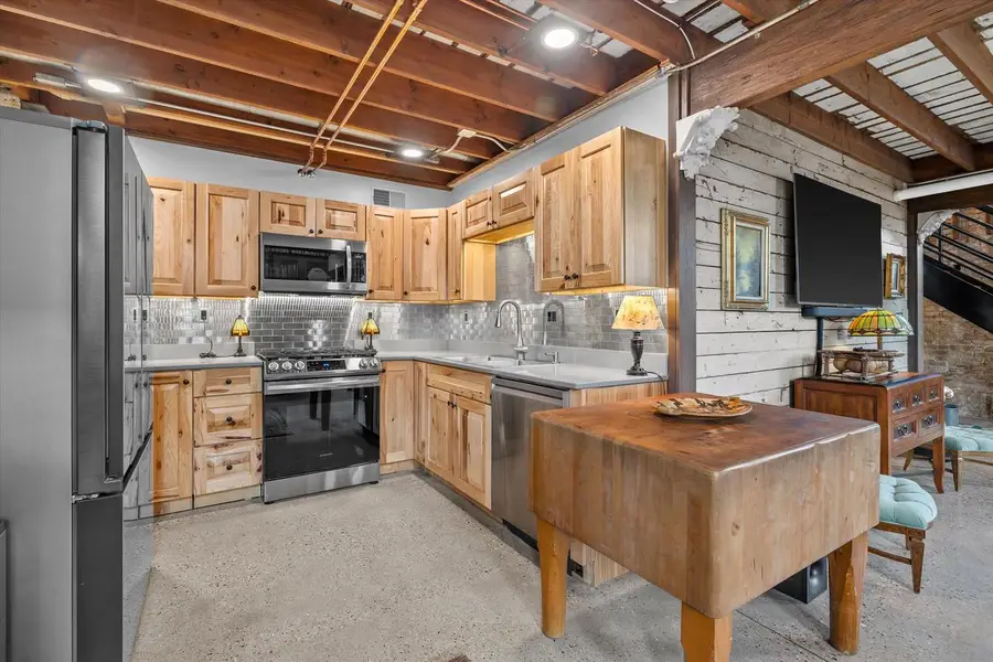 314 E Lincoln AVENUE #11, Milwaukee, WI 53207 - #3