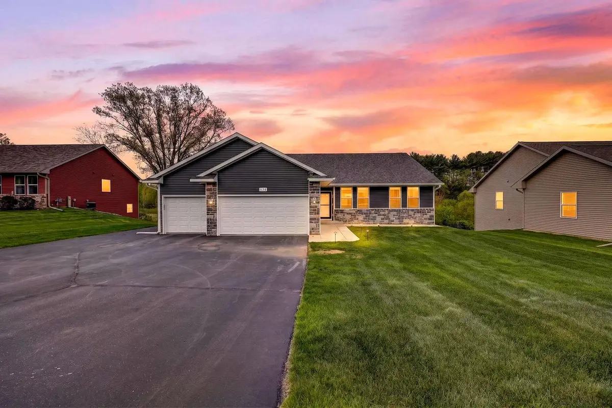 11308 Mason DRIVE, Edgerton, WI 53534 - #1
