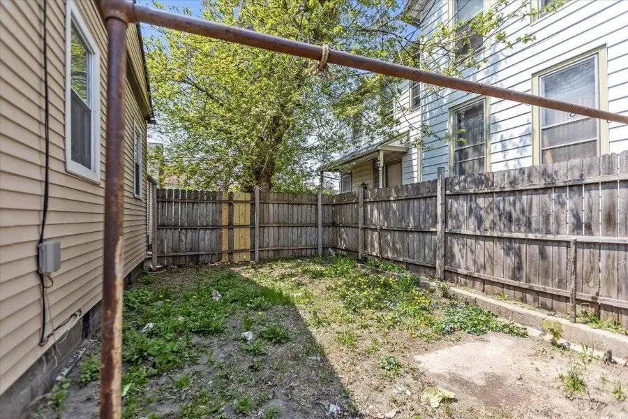 1004 W Mineral STREET, Milwaukee, WI 53204 - #2