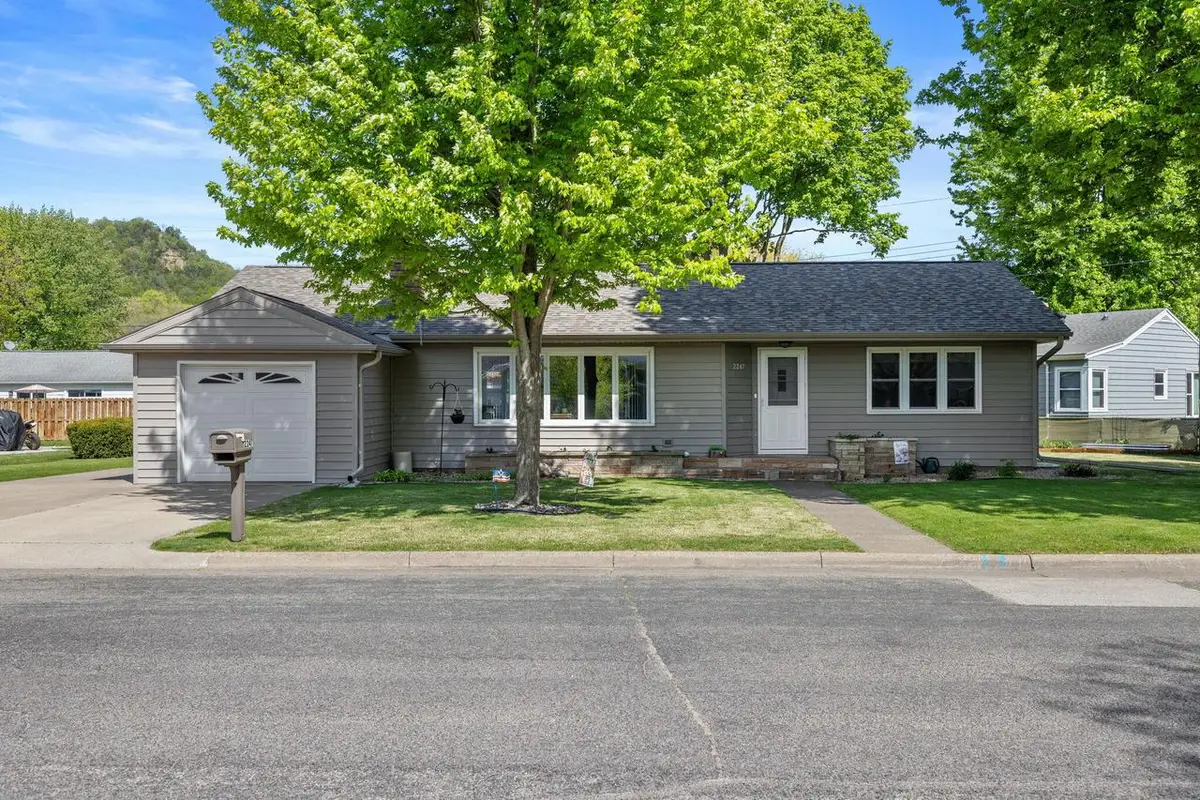 2247 Sisson DRIVE, La Crosse, WI 54601 - #1