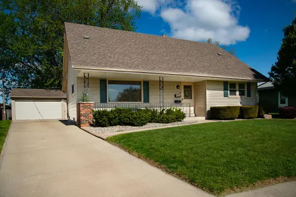 1432 Breeze TERRACE, Racine, WI 53406