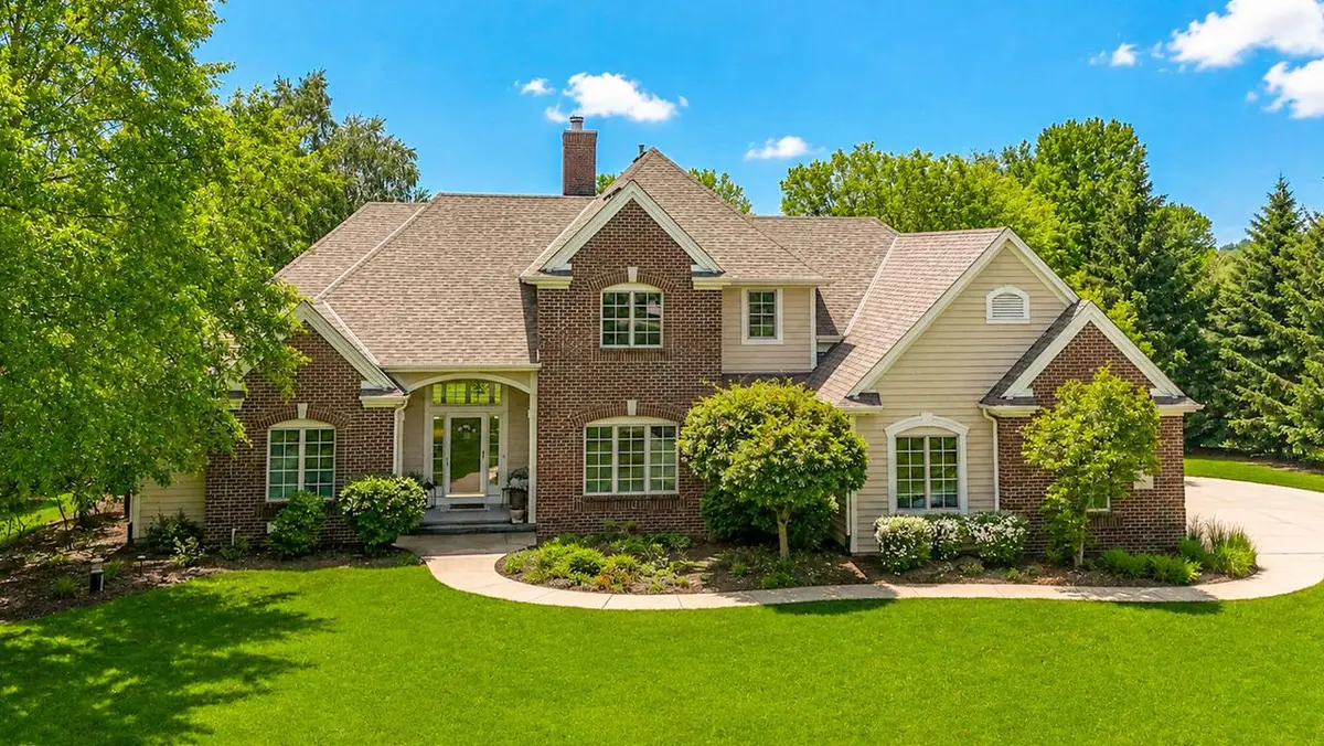 N34W33379 Hickory LANE, Nashotah, WI 53058 - #1
