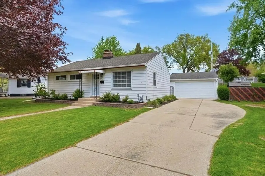1517 Bel Ayr DRIVE, Waukesha, WI 53188 - #2