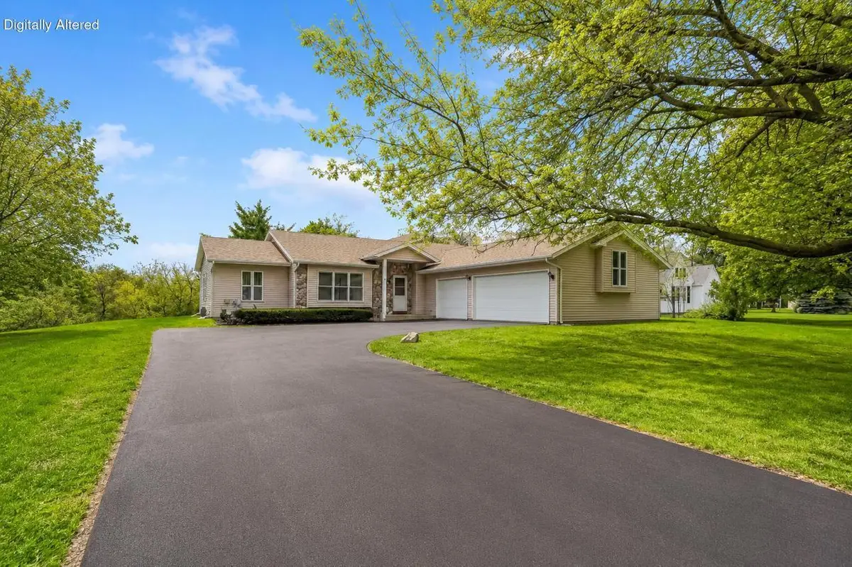 9371 Chicago ROAD, Oak Creek, WI 53154 - #1